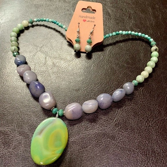 ⭐️2 for $10 Handmade Natural Stone Necklace Earrings Set - Picture 5 of 9